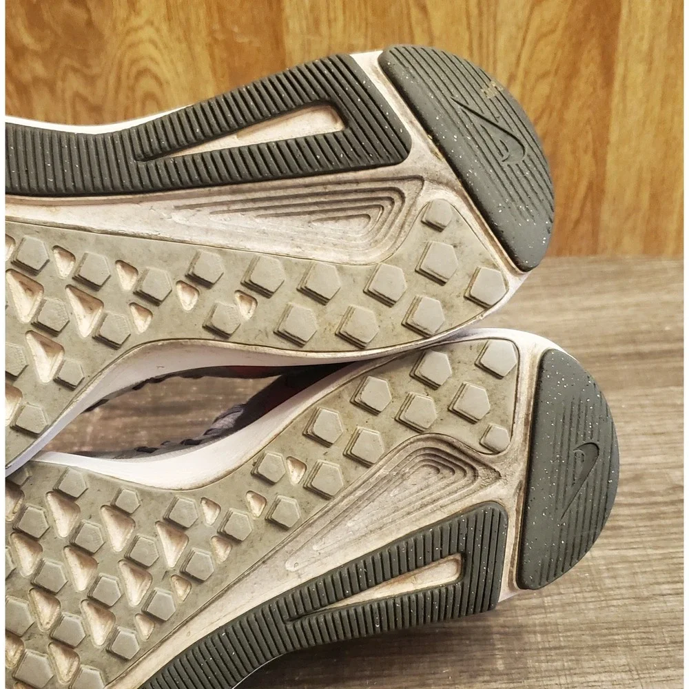 Nike Run Swift‎ Sneakers Women's Size 8 Gray